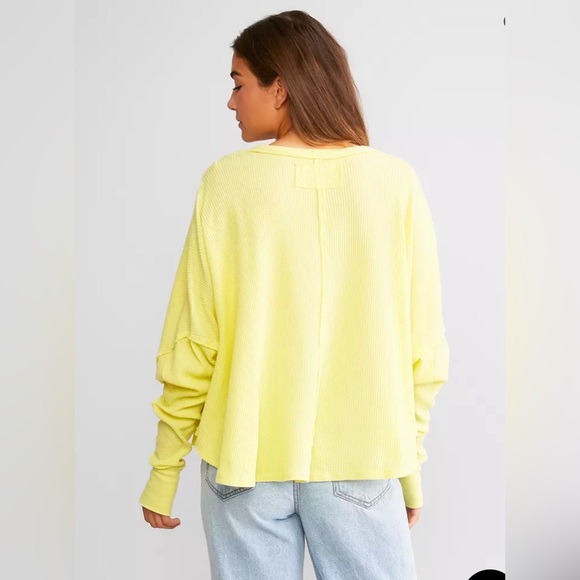 Free People Microphone Drop Thermal Knit Top in Lemon Grass. NWT Size Medium. - Picture 5 of 9